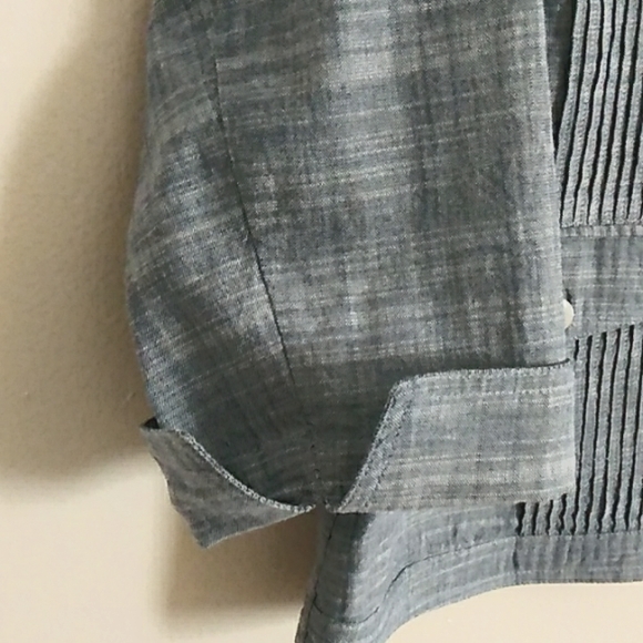 Chico's Collared Shirt Blouse Three Button Down Chico's SZ 2 Cuffed 3/4 sleeve - Picture 9 of 9